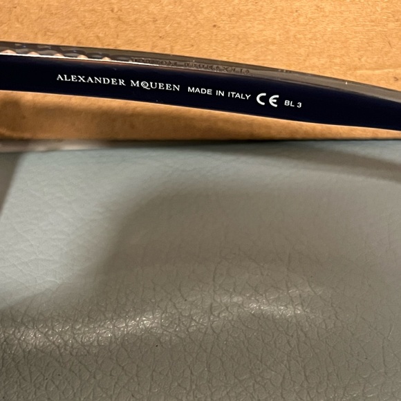 Alexander McQueen sunglasses - Picture 3 of 12